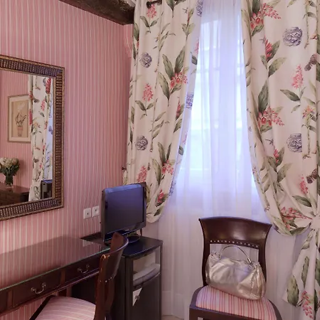 宝伯格酒店 巴黎