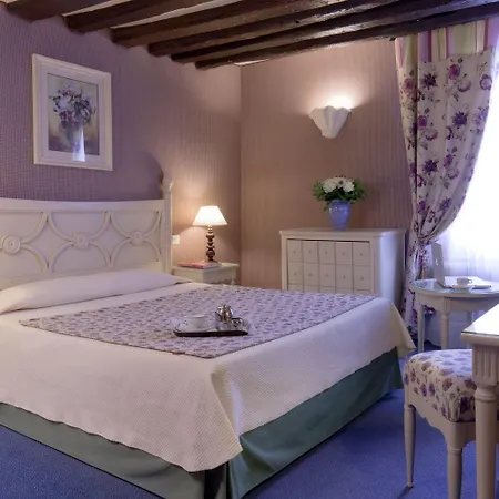 Hotel Beaubourg Paryż