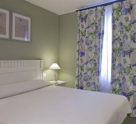 Hotel Beaubourg 3*