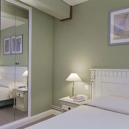 Hotel Beaubourg