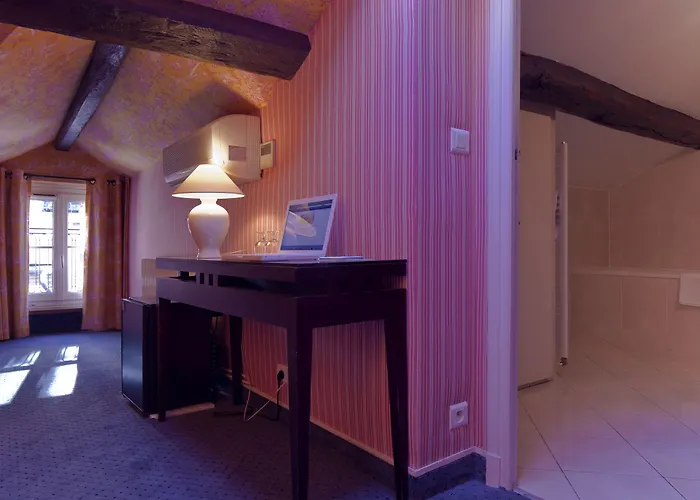 Beaubourg Hotel