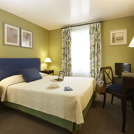 Hotell Beaubourg 3*
