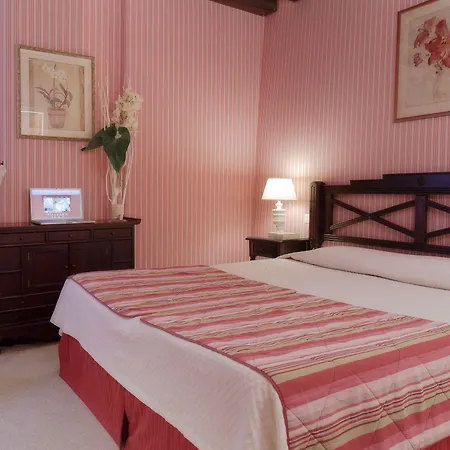 Hotell Beaubourg 3*