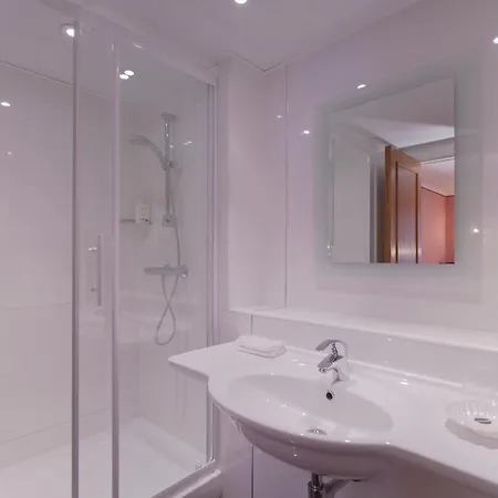 Hotell Beaubourg 3*